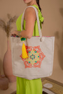 Rain or Shine: The Stylish Mushreq Tote with a Colorful Waterproof Lining