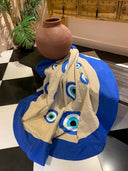 Round & Radiant: Tablecloth with Eye-Catching Embroidery